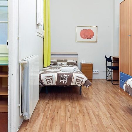 B&B Estudiantes Balmes Barcelona Exterior foto