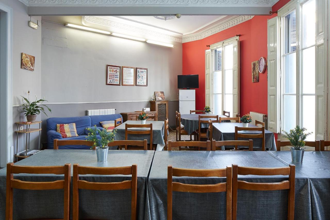B&B Estudiantes Balmes Barcelona Exterior foto